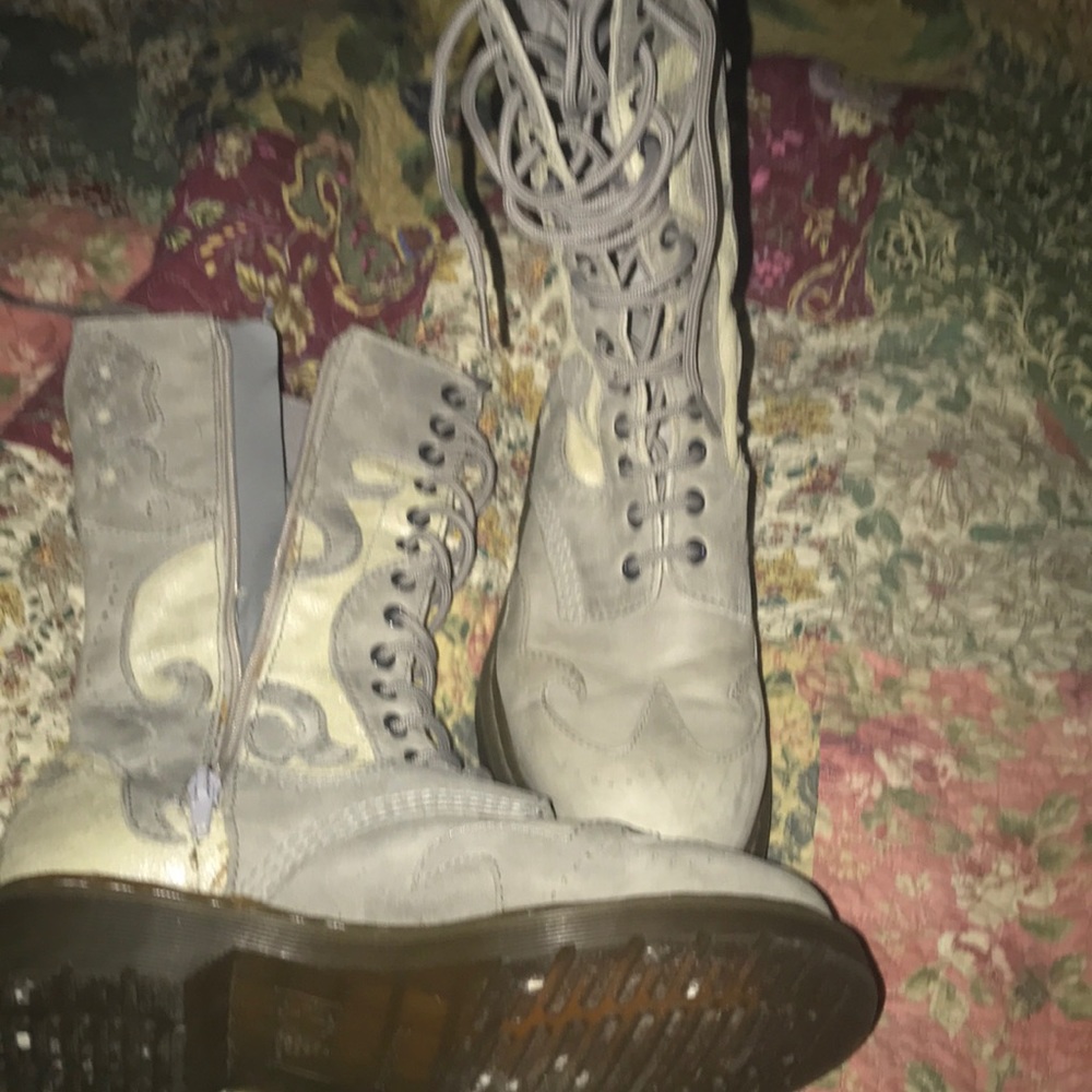 Hard to find • Doc Marten Adina